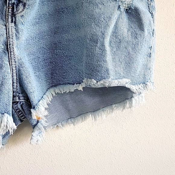 [*3 Items For $20 In Bundle*] Divided H&M high waisted curvy fit shorts - Picture 2 of 7